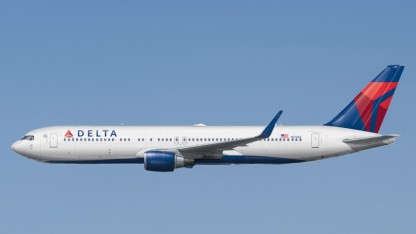 Delta Airlines: Boeing 767 verliert während des Fluges Notrutsche