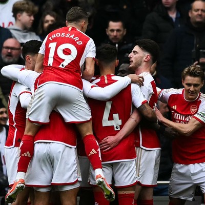 Arranque frenético en el derbi: Arsenal lo gana 2-0