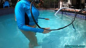 Yara Fucked Underwater (Full Video)