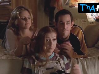 Sarah Michelle Gellar Hot Scene in Buffy The Vampire Slayer