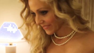 Julia Ann is the perfect Milf that loves to fuck and suck