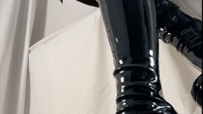 A Shoejob Dream comes true - Bootjob and CBT in black patent leather boots - Sidecam - 4k