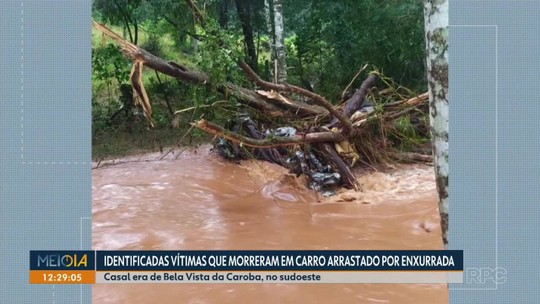 Vítimas que morreram em carro arrastado por enxurrada são identificadas - Programa: Meio Dia Paraná - Curitiba 